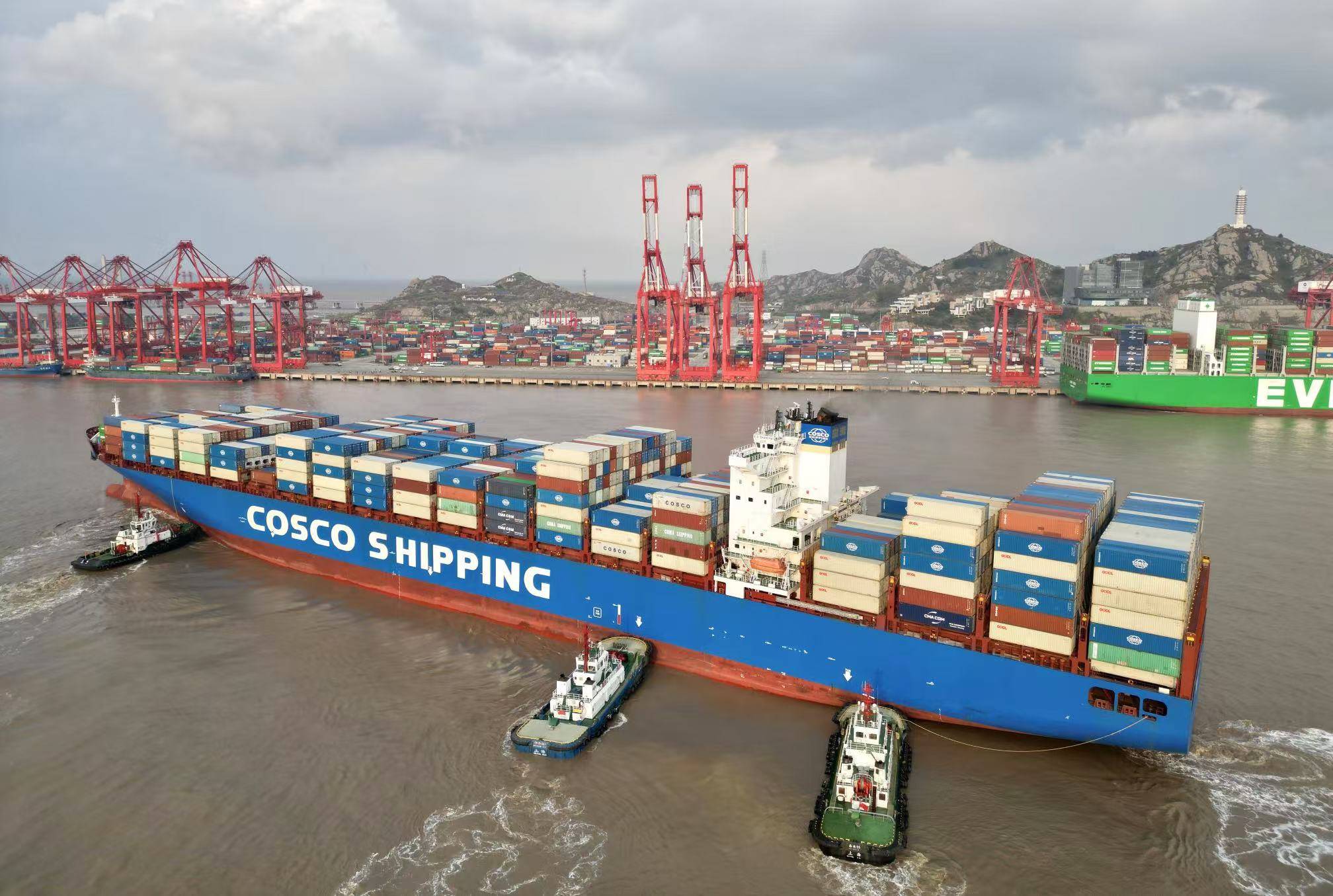 直航船與中轉(zhuǎn)船：內(nèi)貿(mào)海運(yùn)，該選直達(dá)還是中轉(zhuǎn)？