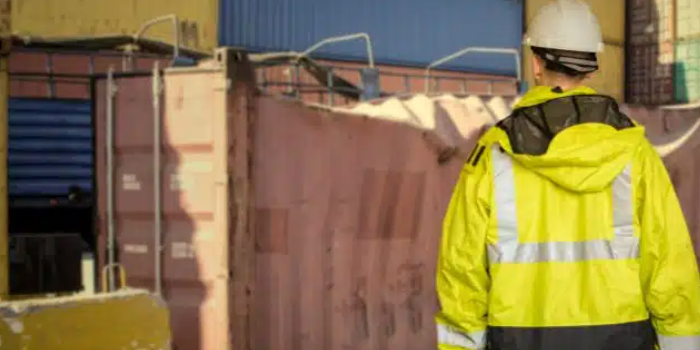 有什么原因?qū)е潞_\(yùn)集裝箱運(yùn)輸途中損壞?