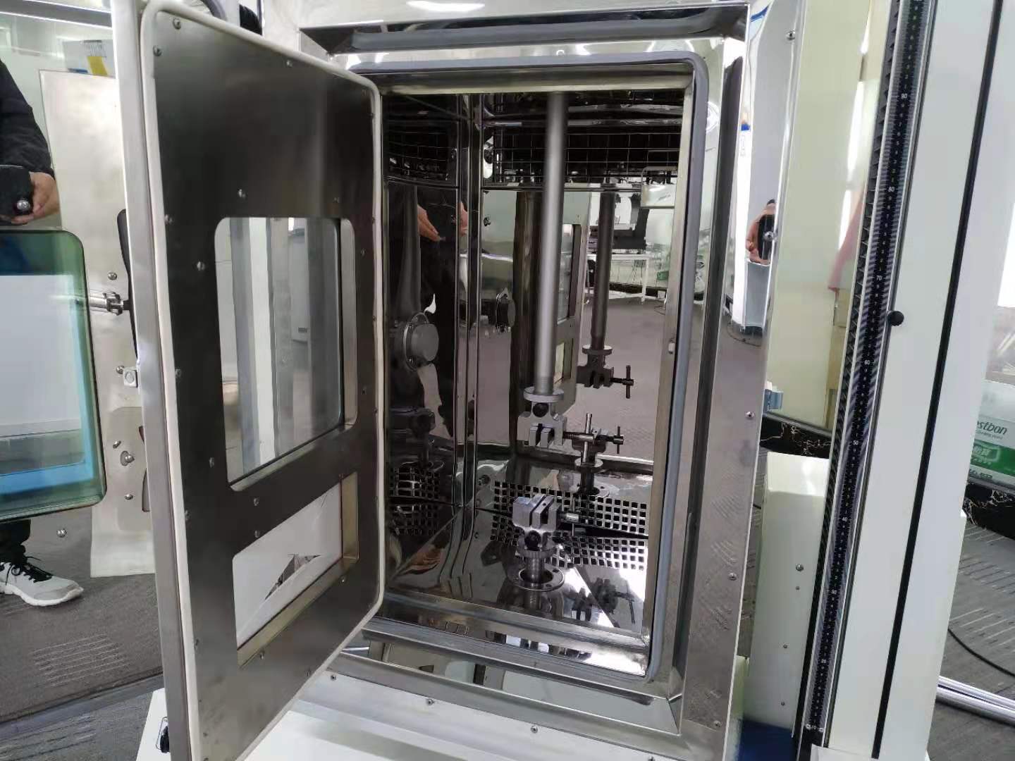 恒溫恒濕拉伸試驗機